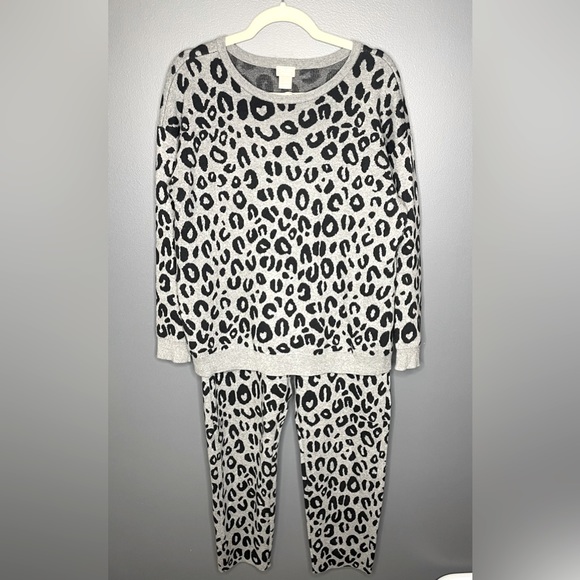 Chico's Sweaters - Chico’s Zenergy 2 Piece Sweater Knit Set. Size 1 Medium. EUC. So soft so comfy!